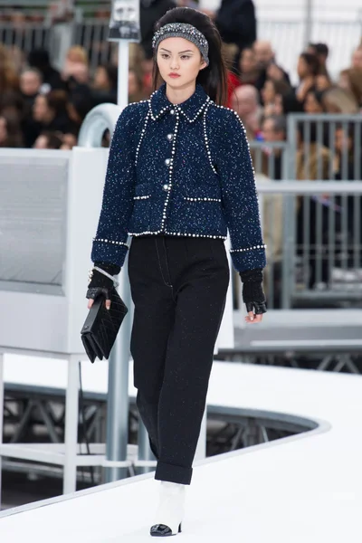 Look 70
